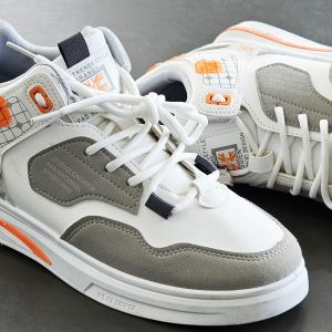 Stylish Men's Converse Sneakers (Size 43/44) 40 % off