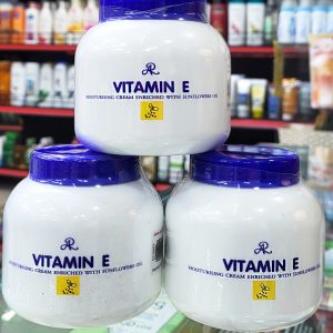 Vitamin E Moisturising Cream Product of Thailand 200 ml (21/4/28)