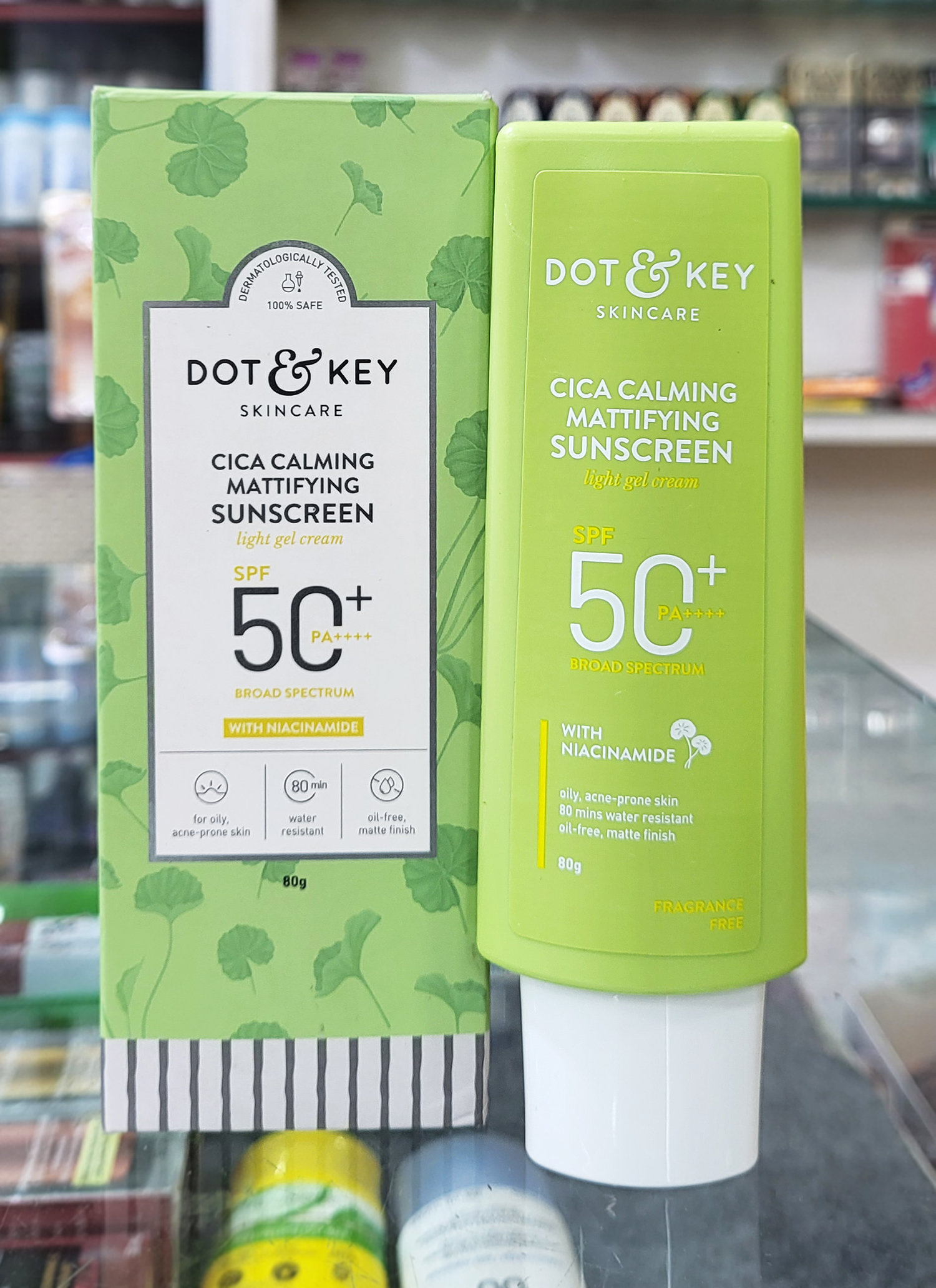Dot & Key Skin Care Cica Calming sunscreen..Made in India 80 g (5/2027)