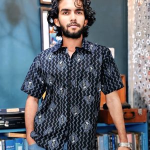 Men’s Half Sleeve Aarong cotton Shirt( Size :M/XL)