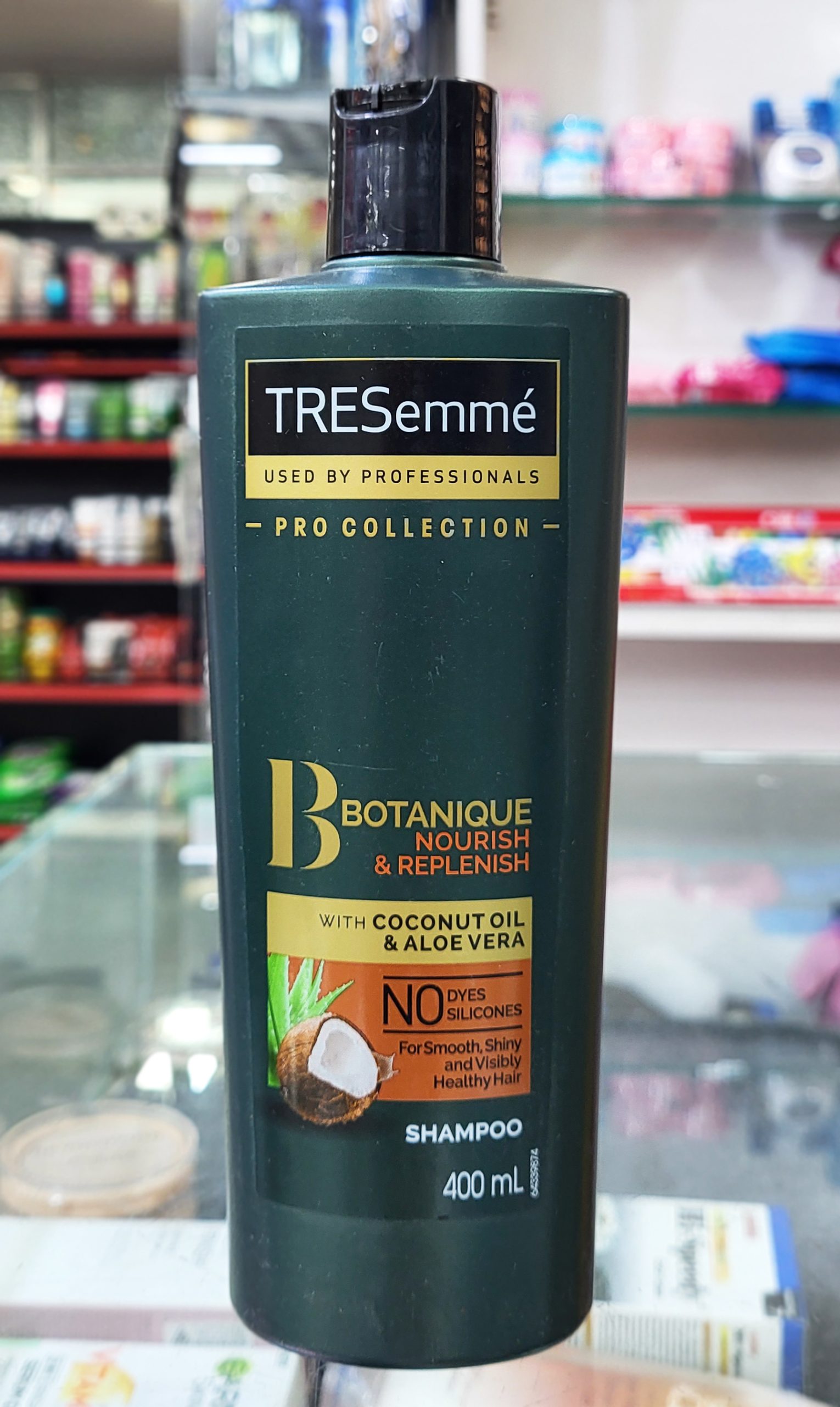 TRESemme' Botanique with Coconut oil Aloevera 400 ml. Made in UAE