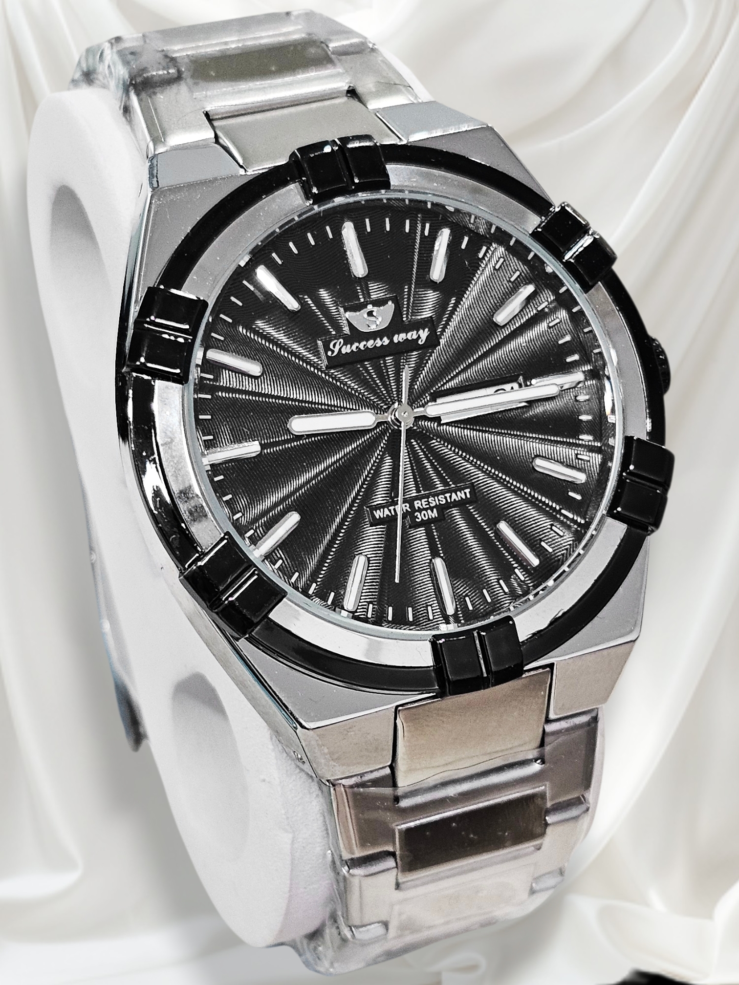 Men's wrist Watch (Only Date & Day ) without Box