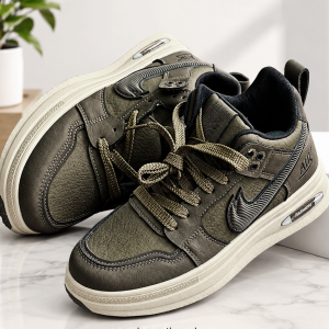 Comfortable  Stylish Shoes for man (42/43/44)30 % off