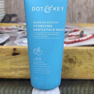 DOT & Key skin Care Hydrating gentle face wash 100 ml .Made in India .(5/29)